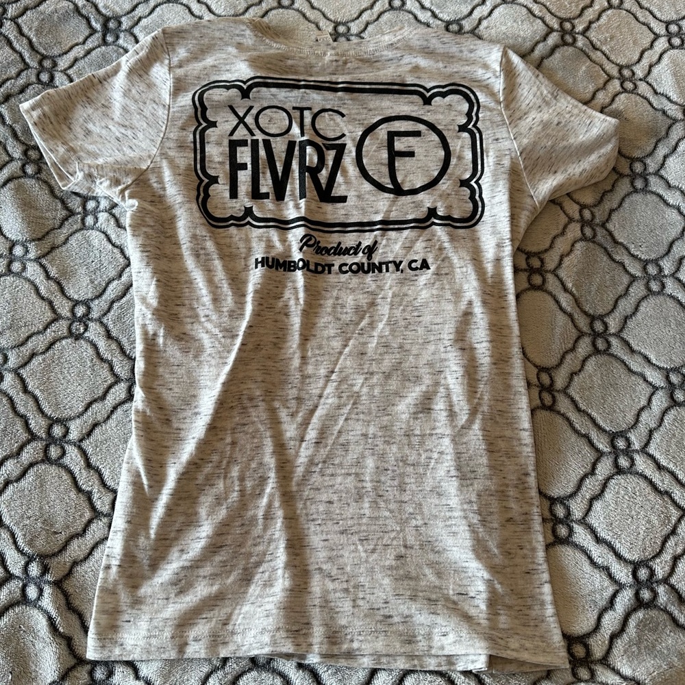 Xotic Flvrz Women’s T-shirt Size Large
